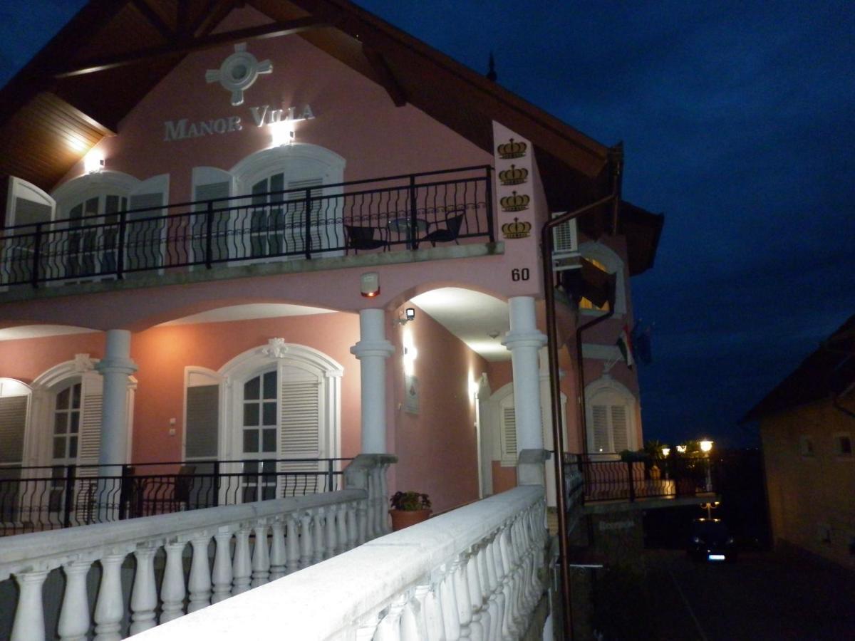 Manor Villa Heviz Bagian luar foto