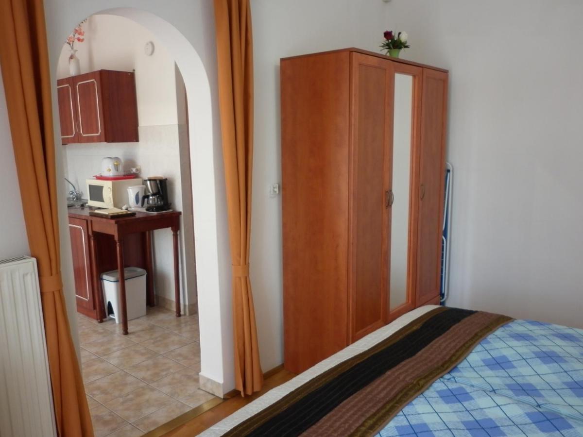 Manor Villa Heviz Bagian luar foto