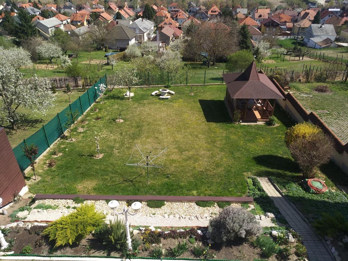 Manor Villa Heviz Bagian luar foto