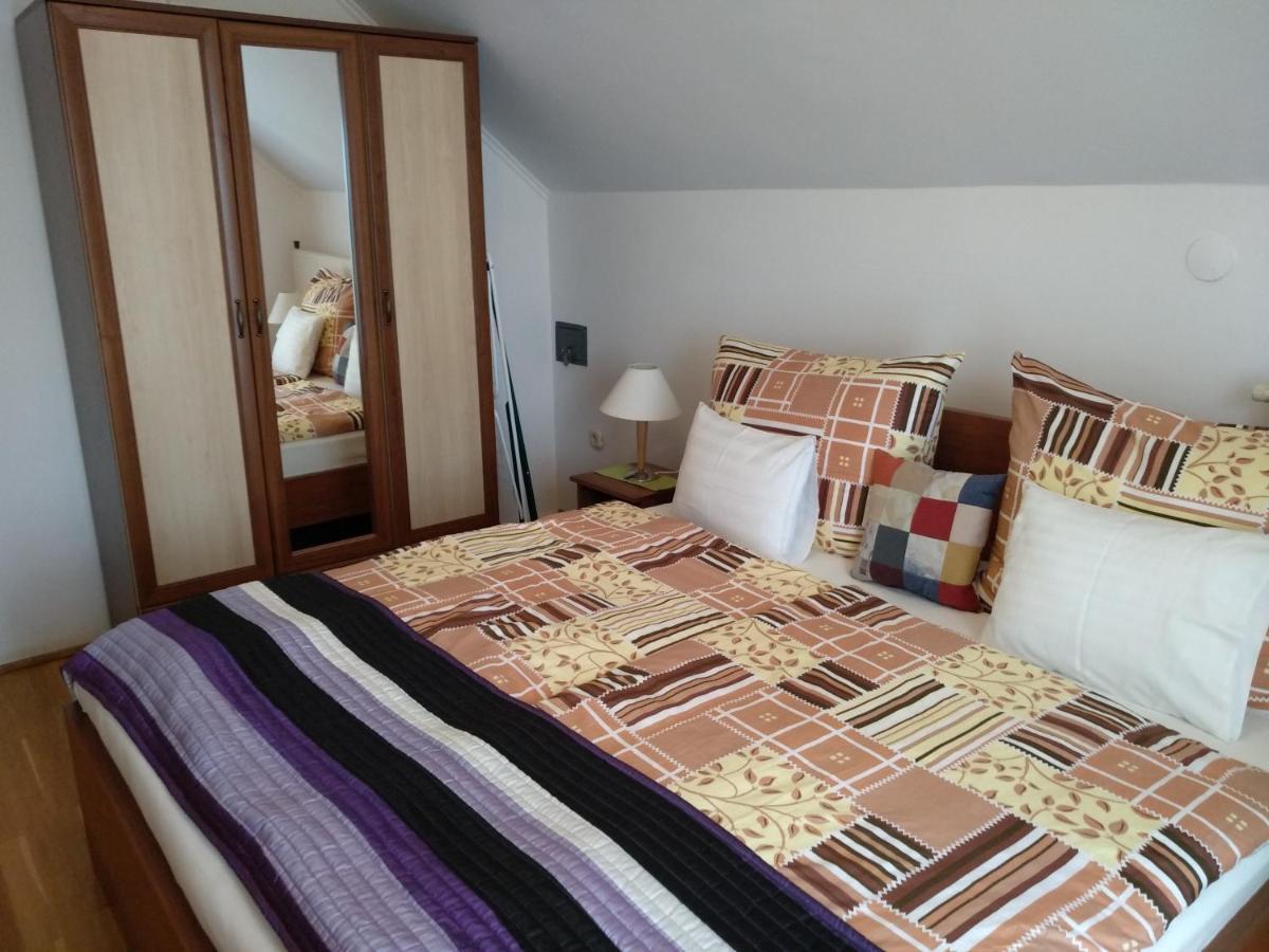 Manor Villa Heviz Bagian luar foto