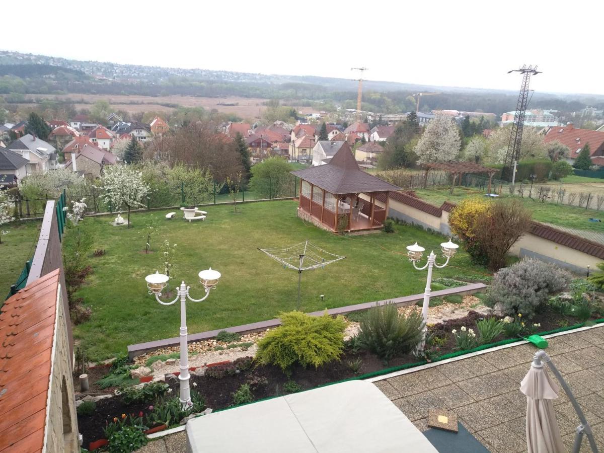 Manor Villa Heviz Bagian luar foto