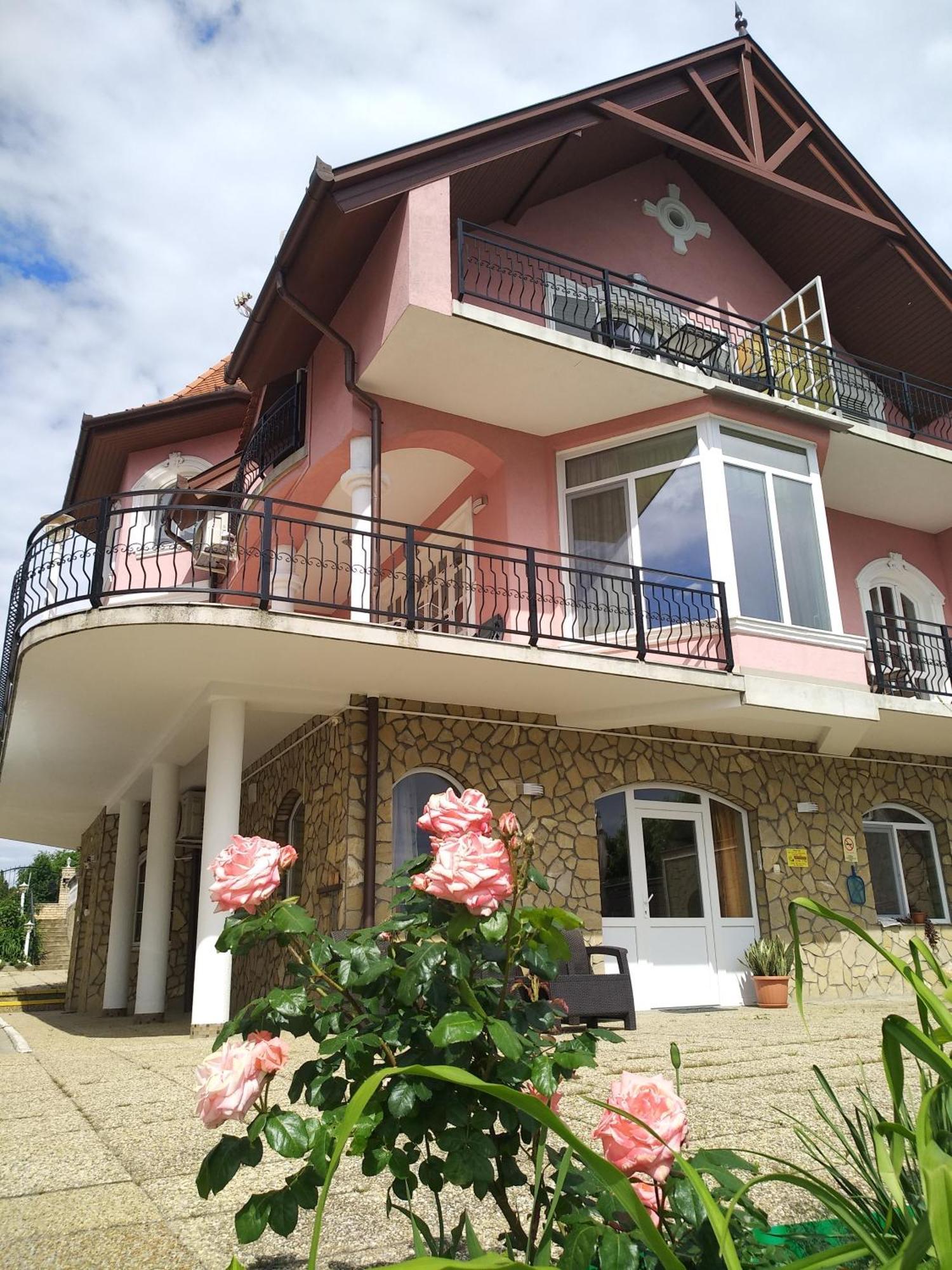 Manor Villa Heviz Bagian luar foto
