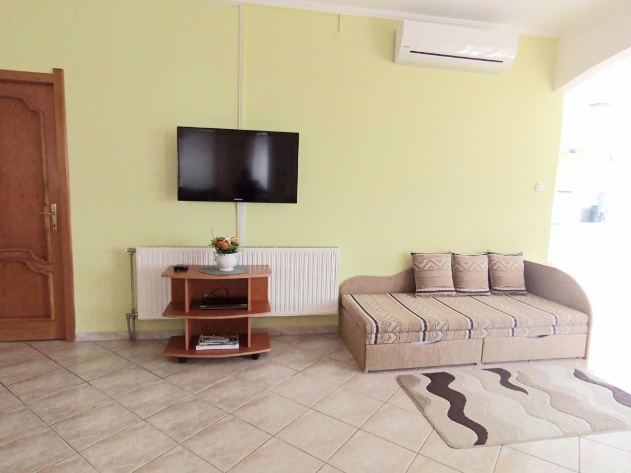 Manor Villa Heviz Bagian luar foto